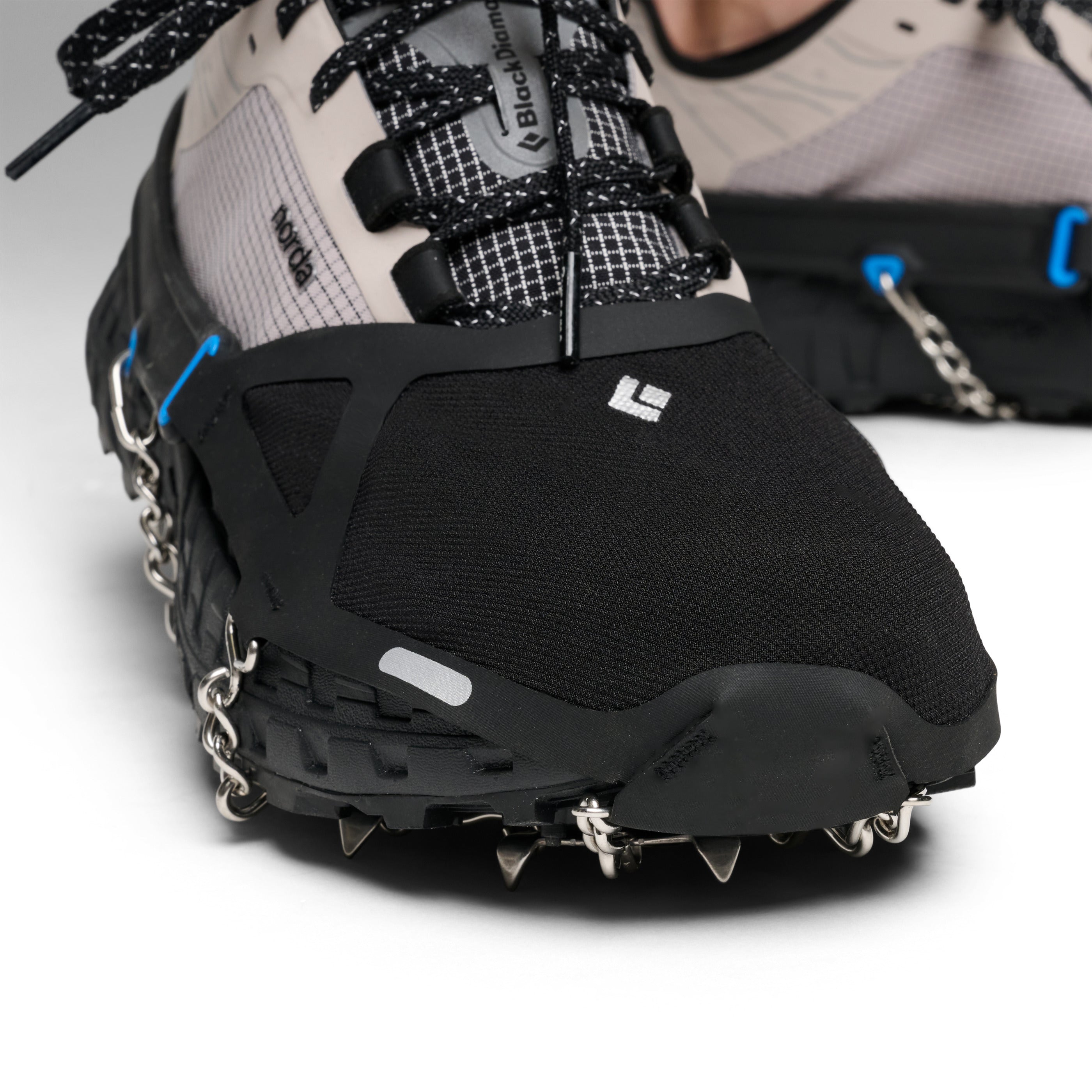 Distance Spike Traction Device