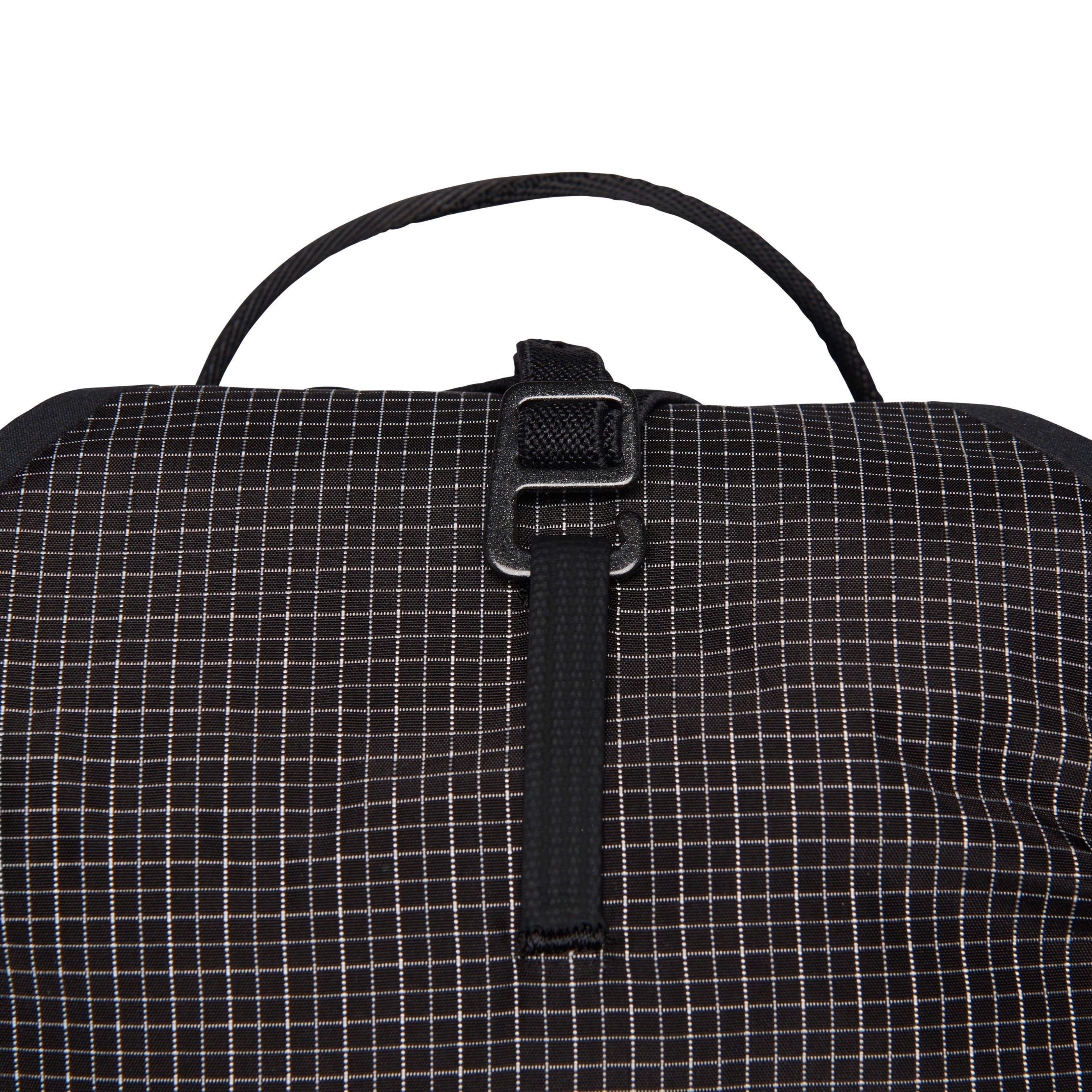 Distance 8 Backpack - Past Season